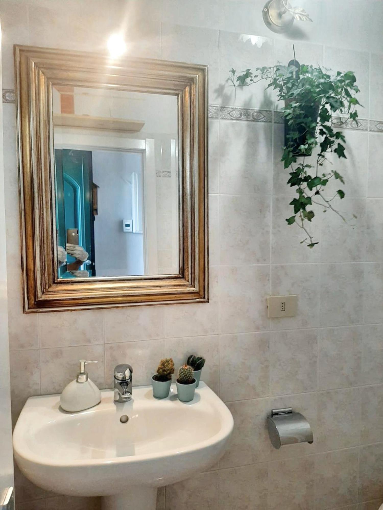 Comfortable Apartment With Sea View In Falcinello Экстерьер фото
